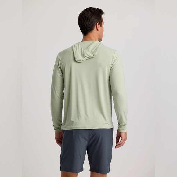 Free Fly Men's Elevate Lightweight Hoodie in Desert Sage Size Medium. - Picture 13 of 16